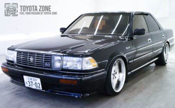 1990 Toyota Crown Specs & Features