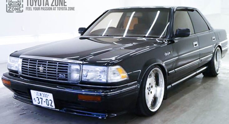 1990 Toyota Crown Specs & Features